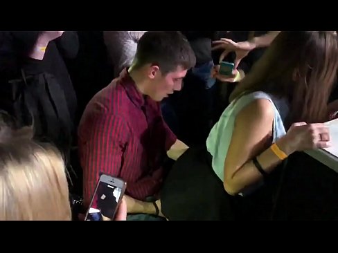 ❤️ Ubulili bangempela ku-nightclub yaseRussia. Intombazane yaseRussia eneminyaka engu-18 ubudala ingene endunu nasesithweni sangasese e-nightclub Ividiyo yocansi ku-zu.assistentai.ru